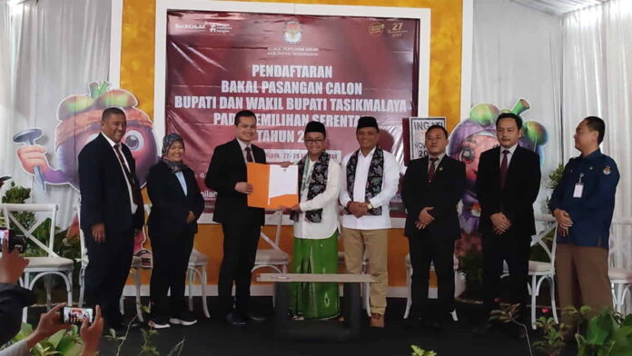 Cecep-Asep pasangan Bacalon Bupati dan Wabup Tasikmalaya daftar ke KPU