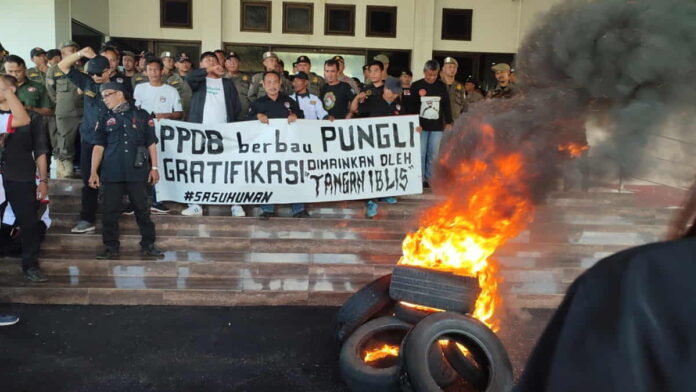 Demo PPDB di Tasikmalaya