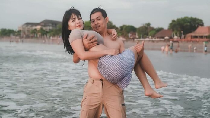 Dinar Candy Enggan Sesali Perkenalannya bersama Ko Apex