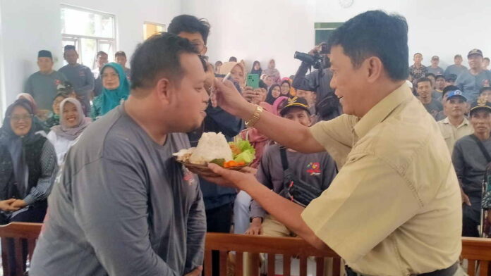 Ketua DPRD Ciamis Ajak Warga Karyamukti untuk Jangan Malu Jadi Petani