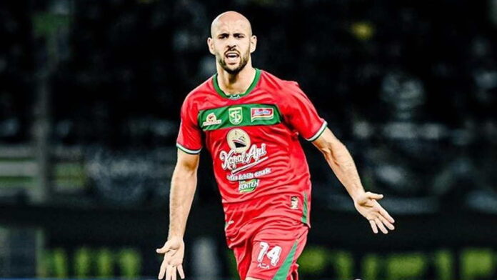 Gelandang tengah Persebaya, Mohammed Rashid, memiliki tekad yang kuat untuk membantu timnya menghapus rekor buruk di Liga 1.