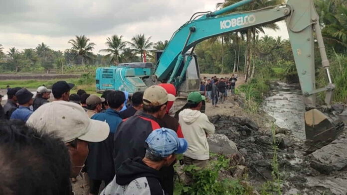 tambang pasir di Kampung Ciponyo