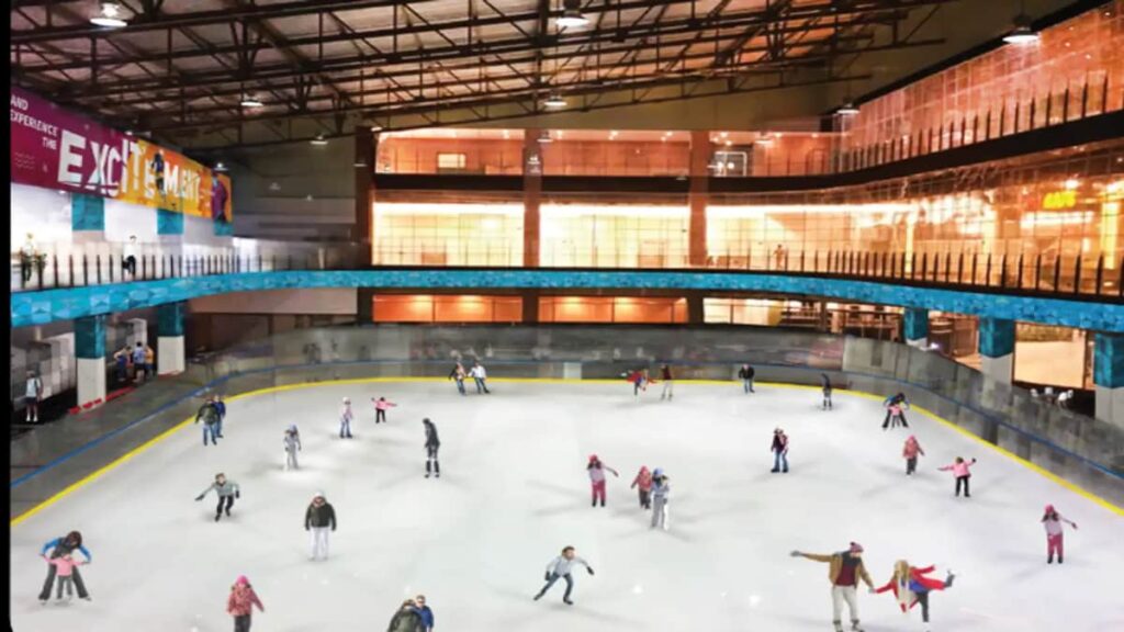 Gardenice Rink, Keseruan Bermain Ice Skating di Bandung 2