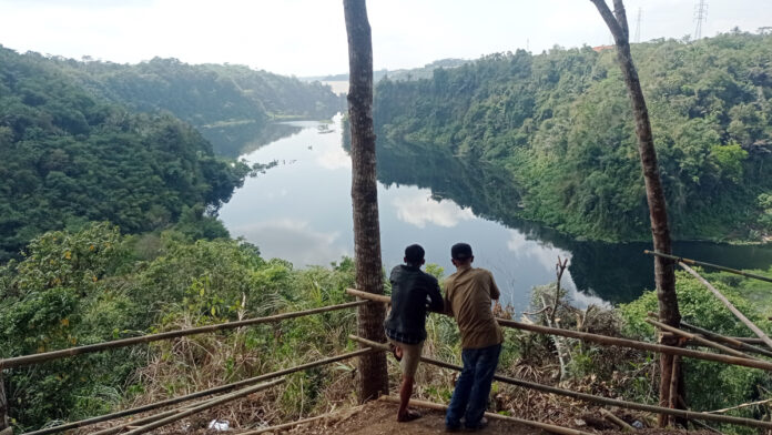 Melihat Keindahan Bendungan Leuwikeris di Karang Hantu Cigembor Ciamis