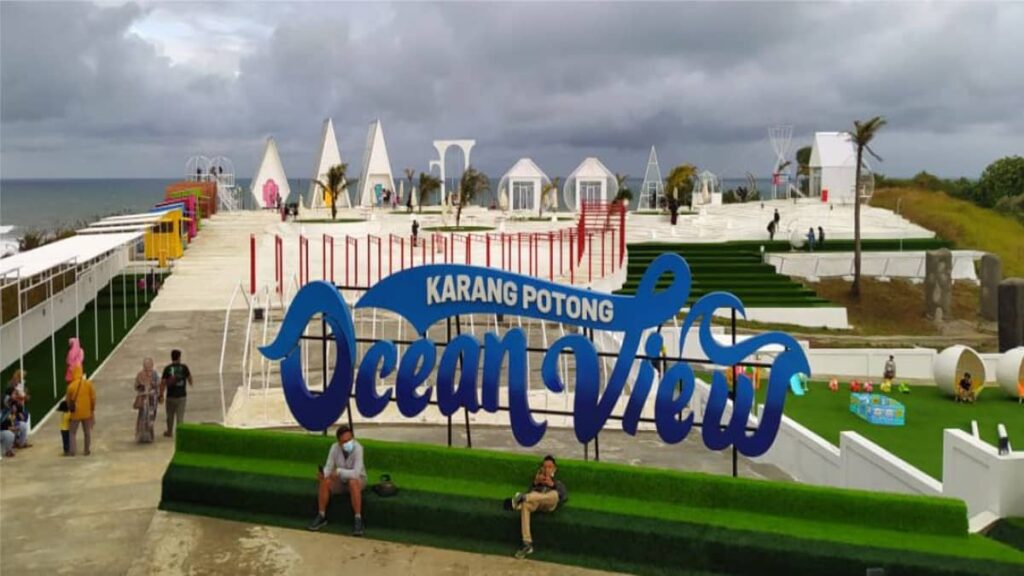 Pantai Karang Potong Cianjur, Objek Wisata Estetik Bak Santorini