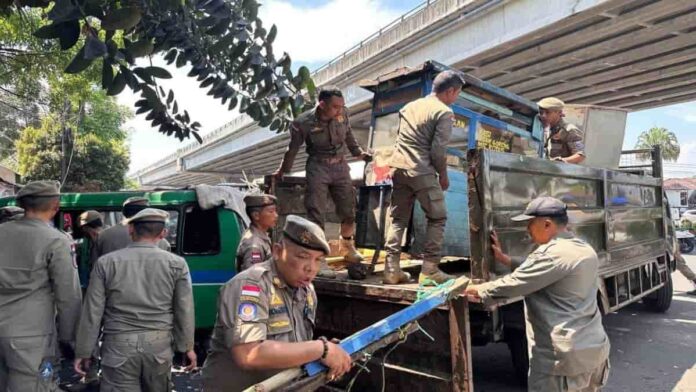 penertiban PKL dan bangunan liar