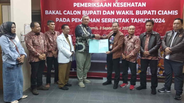 RSUD Ciamis sampaikan berkas laporan tes kesehatan Cabup-Cawabup kepada KPU