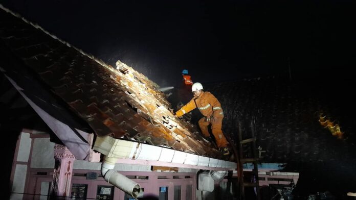 Rumah Warga kota banjar tersambar petir