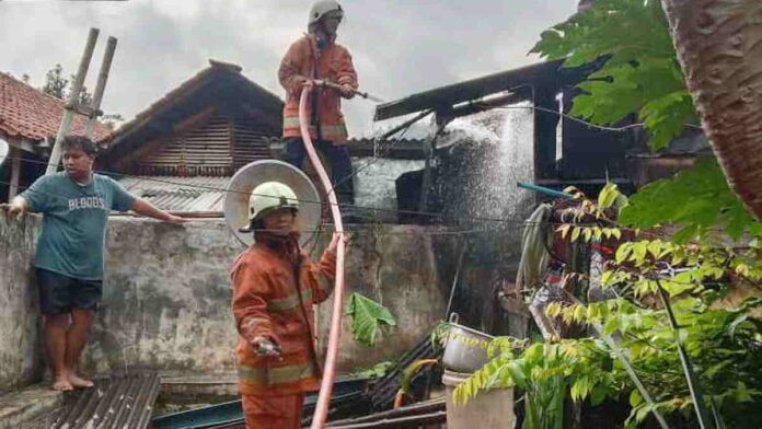 Dapur Rumah Warga di Kota Banjar Kebakaran