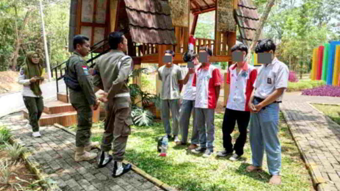 Anak Sekolah di Kota Banjar