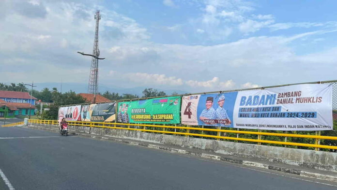 Pohon Hingga Jembatan Jadi Ajang Perang APK Paslon Apa Kata Bawaslu Kota Banjar