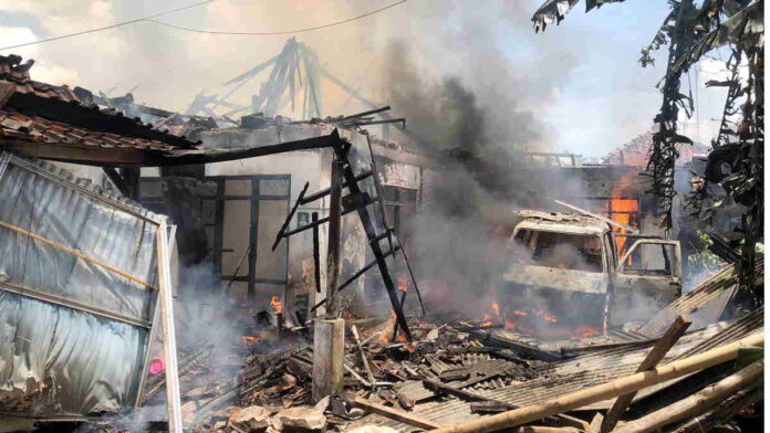 Rumah dan Mobil Hangus Terbakar di Kota Tasikmalaya