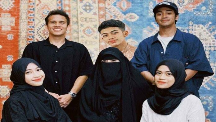 Tanggapan Umi Pipik Soal Foto Syur Lelaki Mirip Abidzar