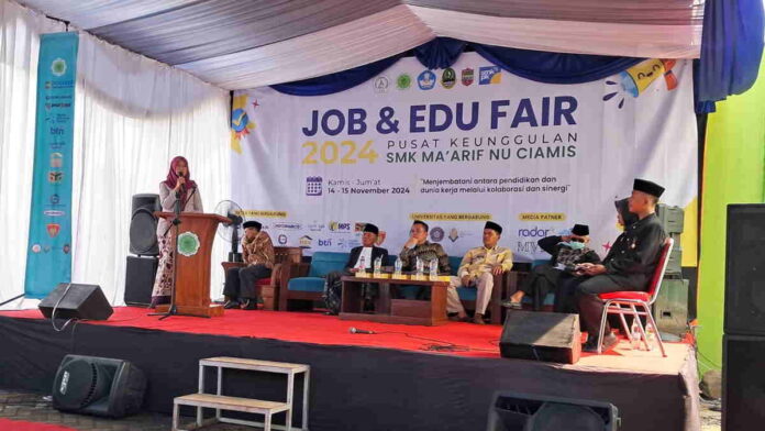 Job & Edu Fair di SMK Ma’arif NU Ciamis, Kadisnaker: Bantu Kurangi Pengangguran