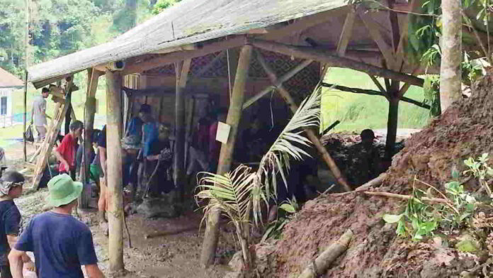 Sawah Terasering di Kampung Naga