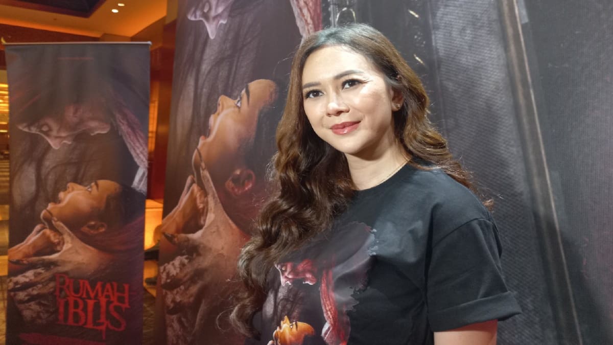 Aura Kasih Jajal Posisi Eksekutif Produser di Film Horor Baru