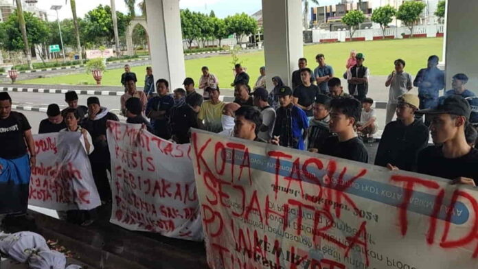 Air bersih warga tercemar limbah