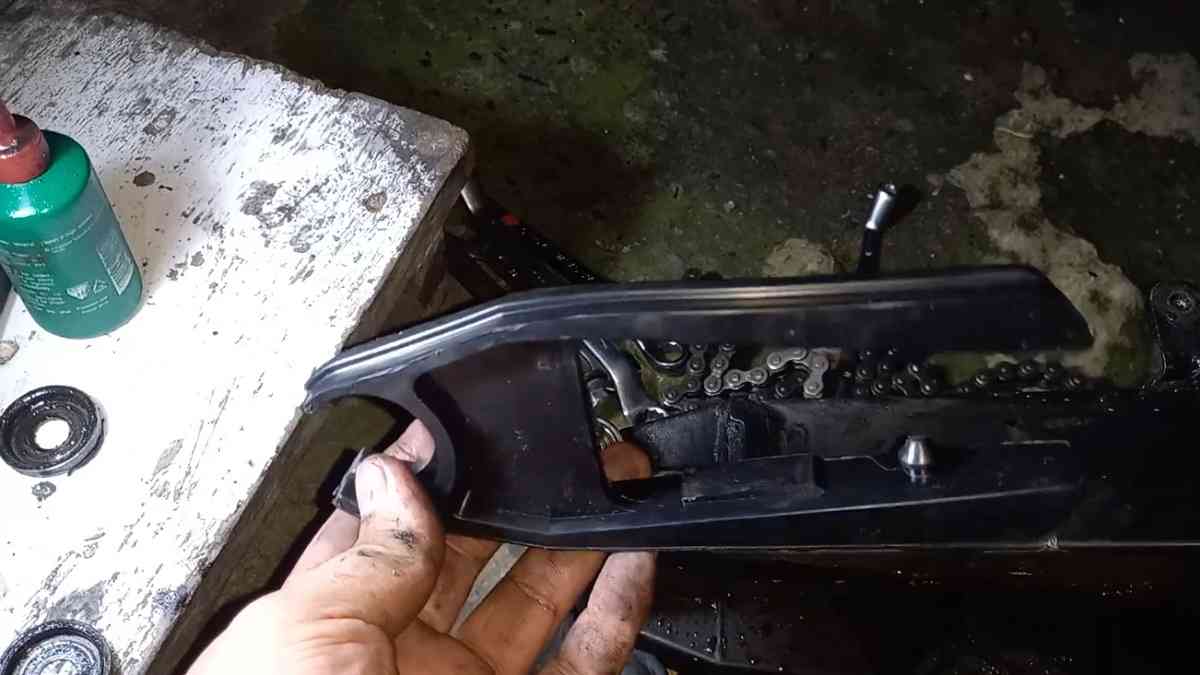 Fungsi Penting Bantalan Rantai Motor atau Karet Swing Arm