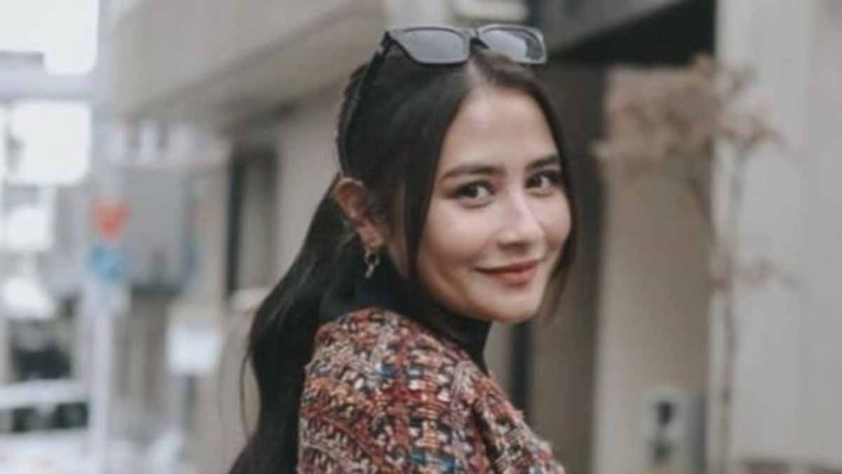 Kabar Kedekatan Prilly Latuconsina dengan Seorang Pria Bernama Omara Esteghlal