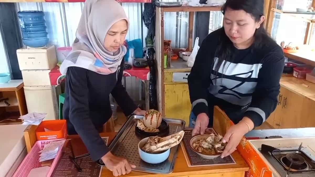 Bakso Judes Sumedang, Sensasi Pedas dan Seafood Lezat Wajib Coba!