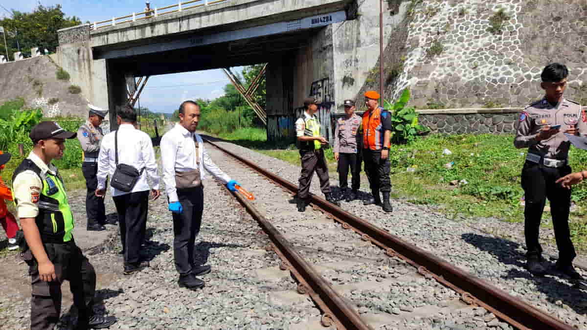 Pelajar Tewas Tertabrak Kereta Api di Kota Banjar, KAI Larang Masyarakat Beraktivitas di Jalur Rel