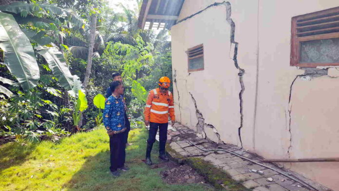 Rumah Warga di Kota Banjar Terancam Ambruk Akibat Pergeseran Tanah