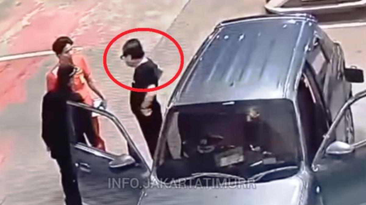 Viral Todongkan Pistol Korek Api, Pengemudi Suzuki S-Presso Ancam Petugas SPBU di KM 10 Jagorawi