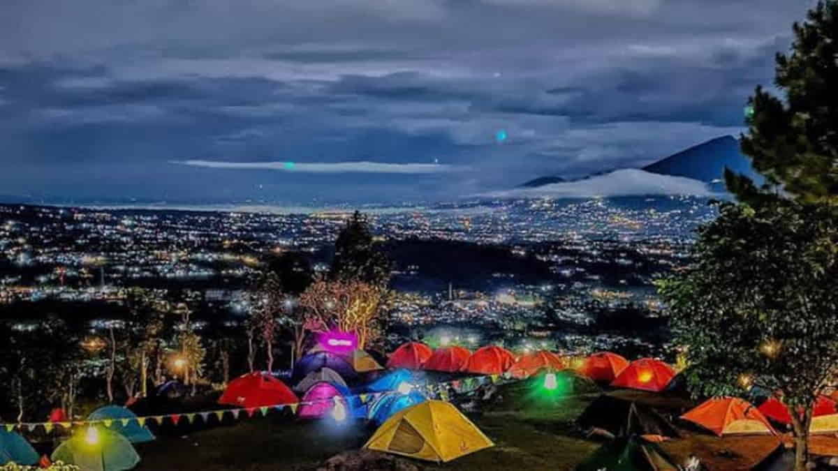 Bukit Cirimpak, Camping Ground dengan View City Light Terbaik di Bogor