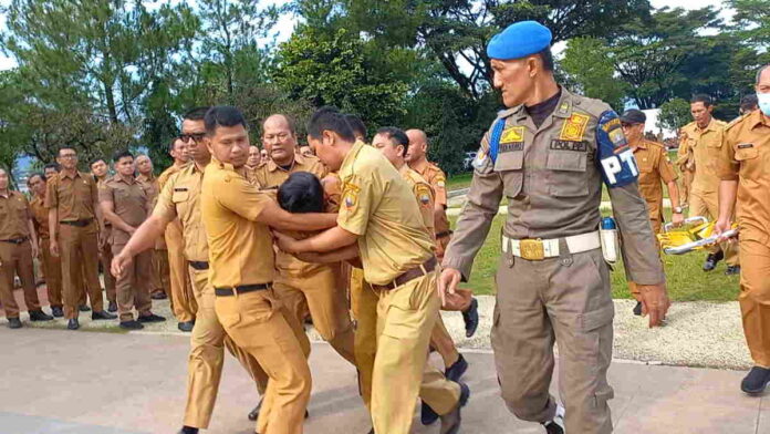 Empat ASN di Sumedang Pingsan Saat Apel Gabungan Pertama di Tahun 2025