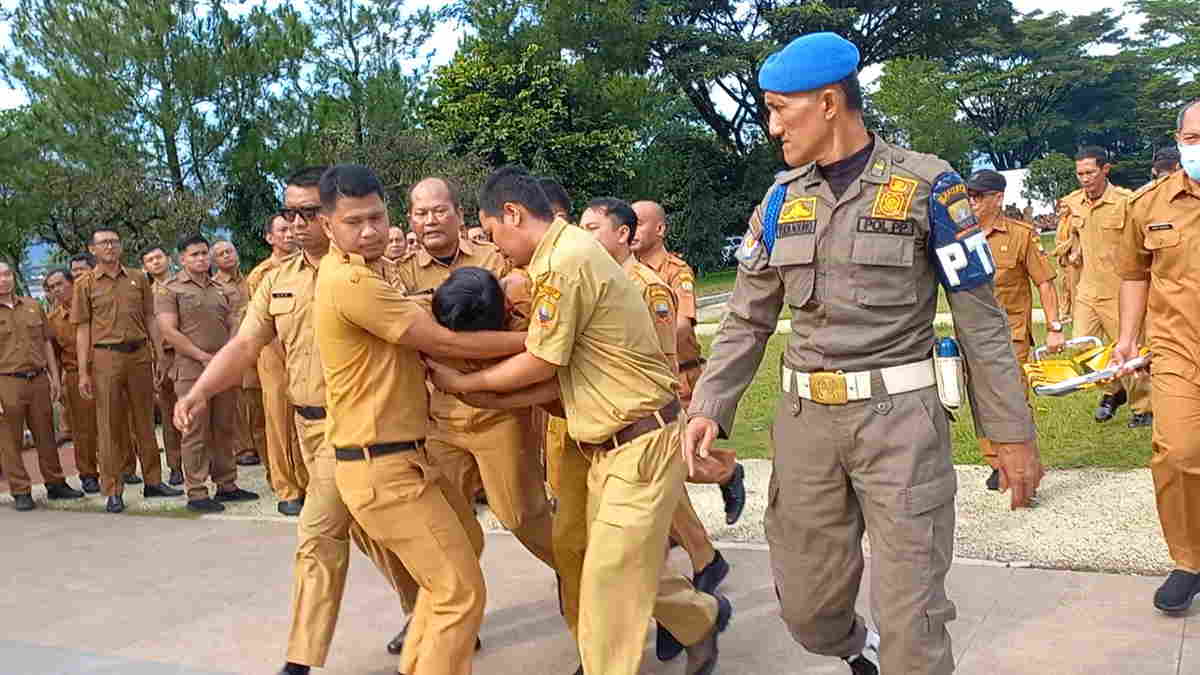 Empat ASN di Sumedang Pingsan Saat Apel Gabungan Pertama di Tahun 2025