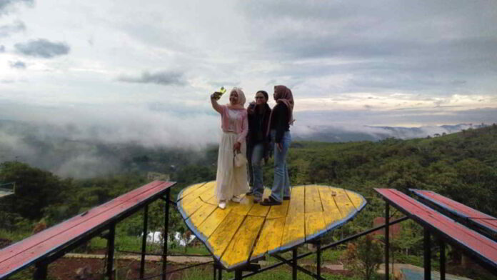 Wisata Puncak Pagerbatu