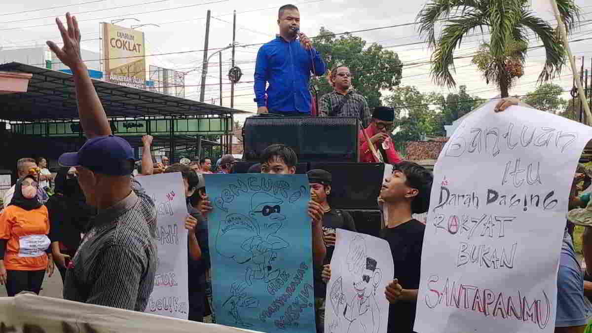 Demo Ratusan Warga Kertahayu Ciamis, Pertanyakan Bansos Beras dan Tuntut Kaspel Dipecat