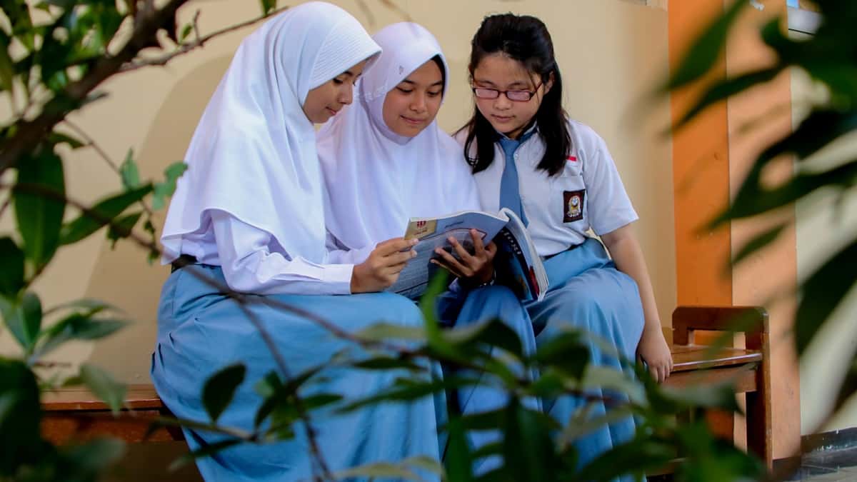 Arti Mimpi Sekolah SMA Lagi Padahal Sudah Lulus, Ada Pesan Tersembunyi