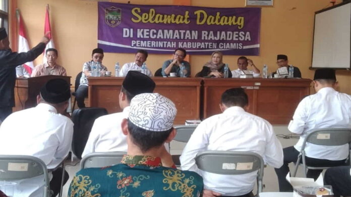 Kepala Desa se-Kecamatan Rajadesa berkumpul bersama Komisi A DPRD Ciamis