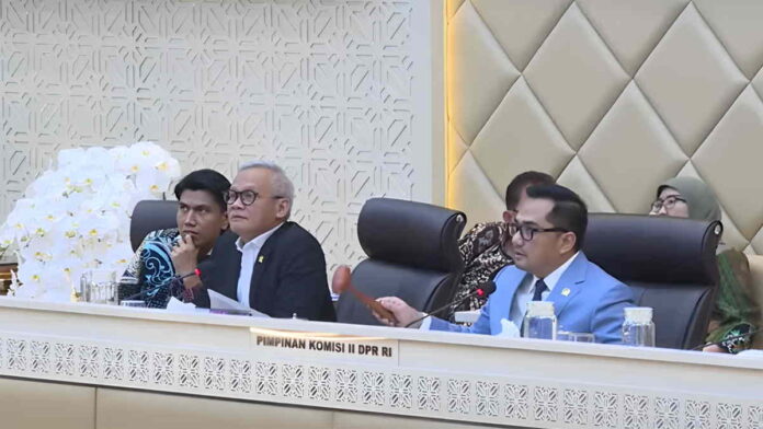 Komisi II DPR RI Sepakati Jadwal Pelantikan Serentak Kepala Daerah Tak Bersengketa 6 Februari 2025