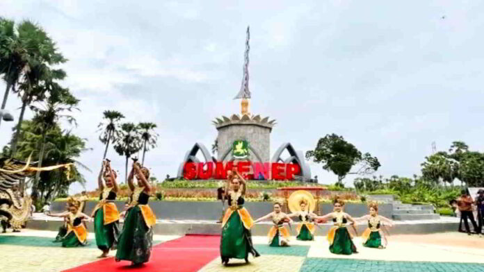 Monumen Keris Arya Wiraraja