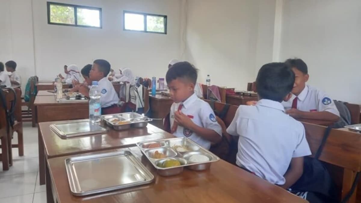 Puluhan Siswa SD di Sukoharjo Diduga Keracunan Usai Makan Bergizi Gratis