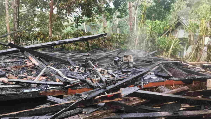 Satu Unit Rumah di Sirnabaya Ciamis Terbakar Rata dengan Tanah