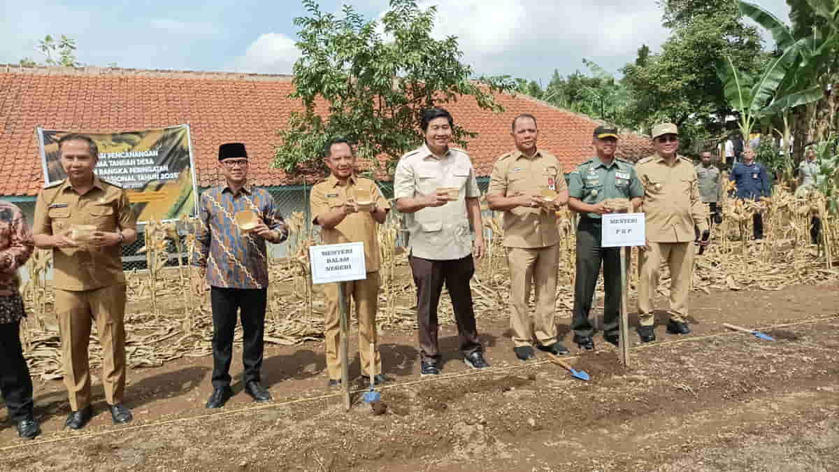 Tiga Menteri Kunjungi Sumedang, Canangkan Gema Tandan Desa