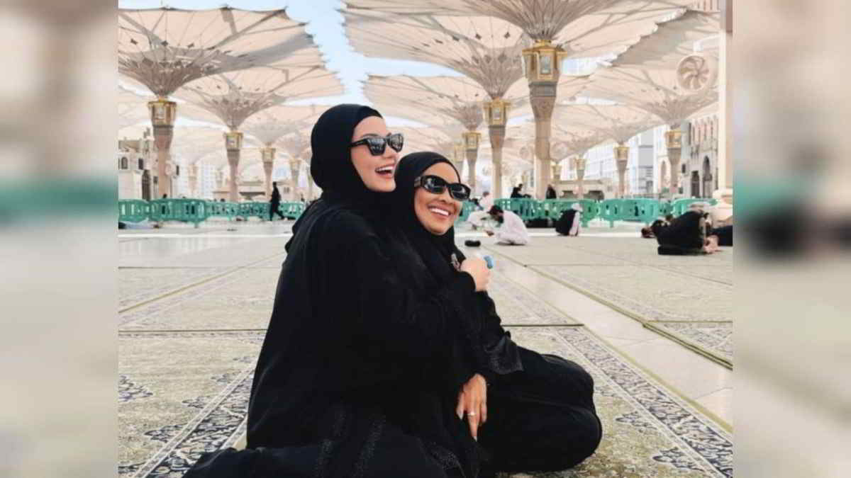 Alyssa Daguise Kekasih Al Ghazali Berangkat Umrah, Warganet Kaget Dikira Nonis