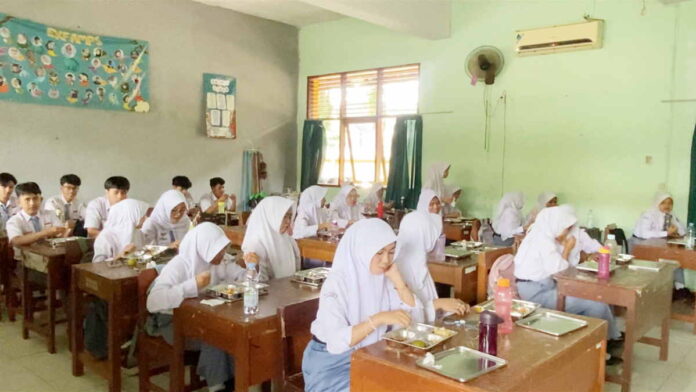 Begini Respon Siswa SMAN 2 Ciamis Dapat Makan Bergizi Gratis