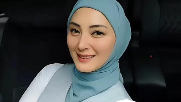 Della Puspita Jadi Korban Penipuan Umrah, Laporkan Artis Inisial A