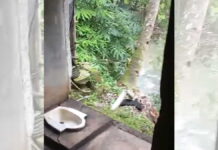 Dinding Kamar Mandi Warga Ratawangi Ciamis Ambruk Tergerus Sungai