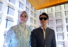 Dr. Richard Pamer Momen Istri Berhijab di Tengah Kabar Mualaf