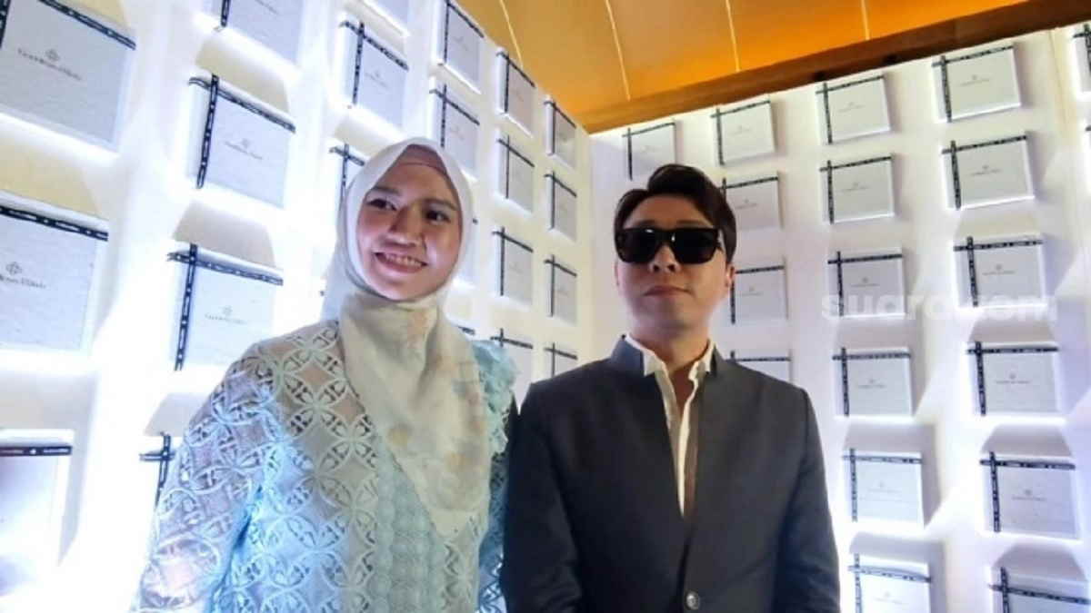 Dr. Richard Pamer Momen Istri Berhijab di Tengah Kabar Mualaf