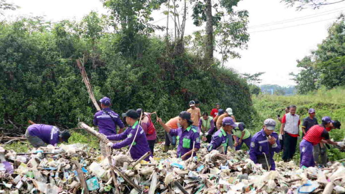 Ini yang Dilakukan DPRKPLH Ciamis di Hari Peduli Sampah Nasional