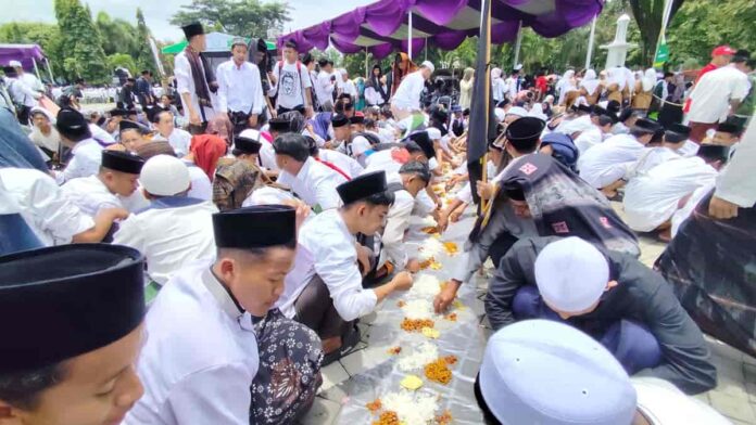 Liwet 1000 Kastrol Tarhib Ramadan santri Ciamis