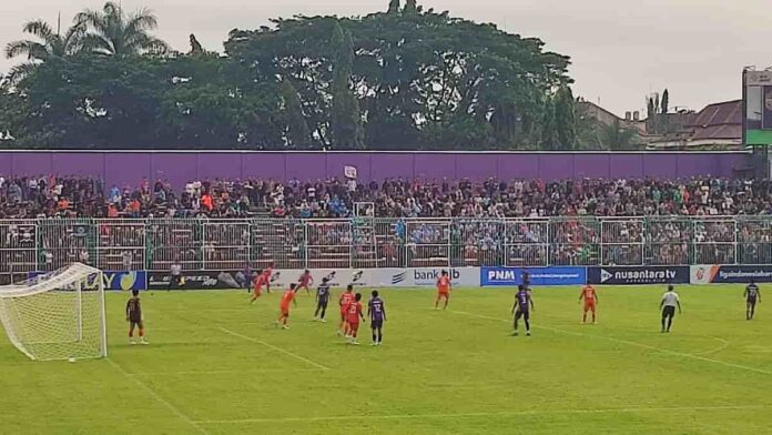 Merekam Stadion Galuh saat PSGC Ciamis Hampir Kalah dari Persekabpas Pasuruan