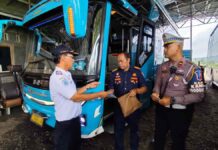 Satlantas Polres Ciamis ramp check kendaraan di PO Bus