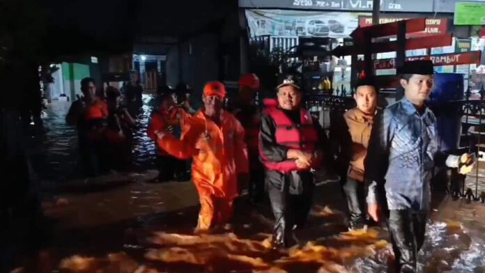 Banjir akibat luapan sungai Cimande Sumedang